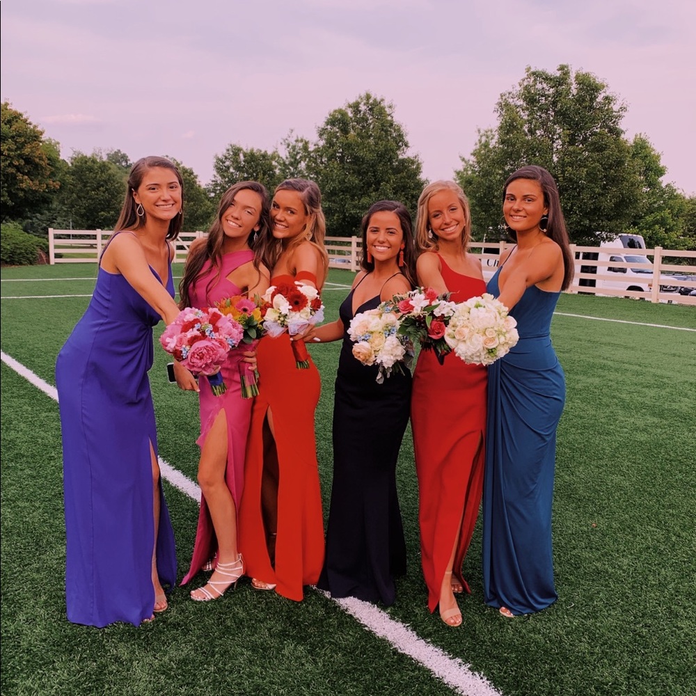 Meet your Posher, Hally